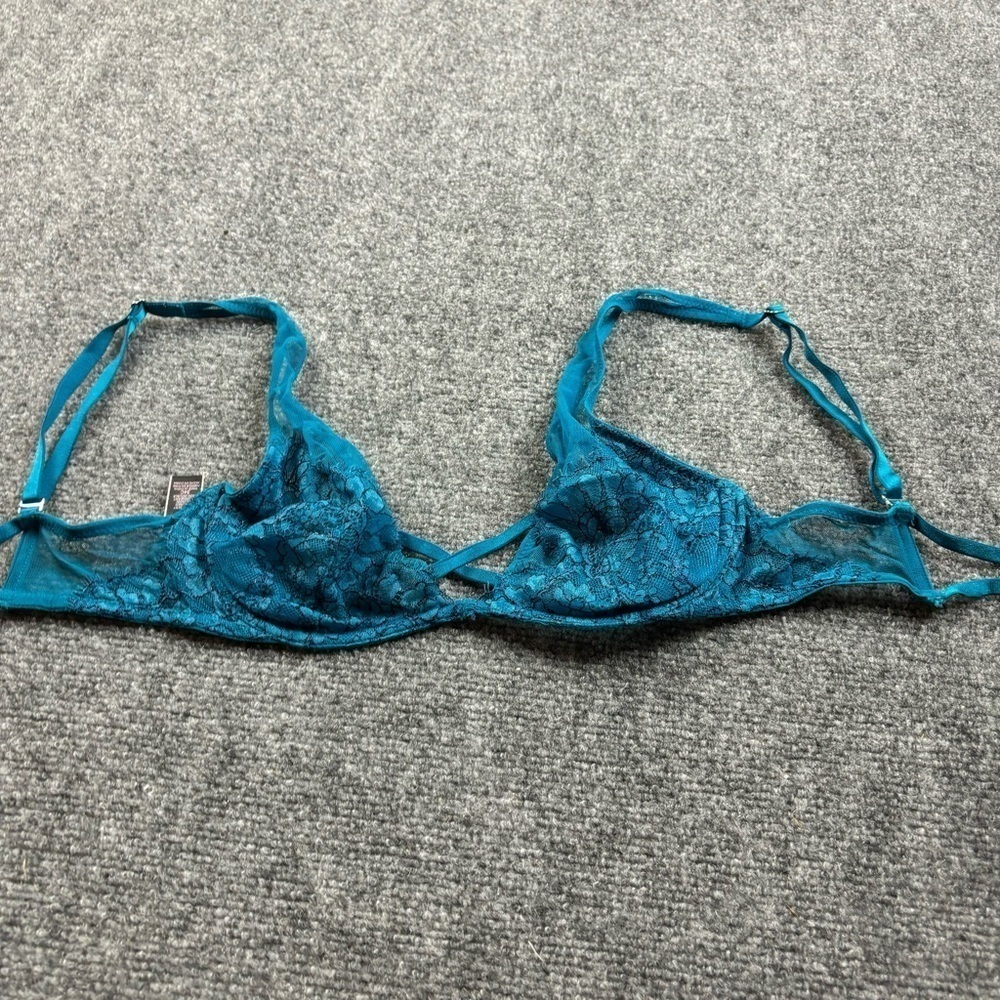 VICTORIA’S SECRET Womens Very Sexy Unlined Plunge  Blue Lace size: 34C